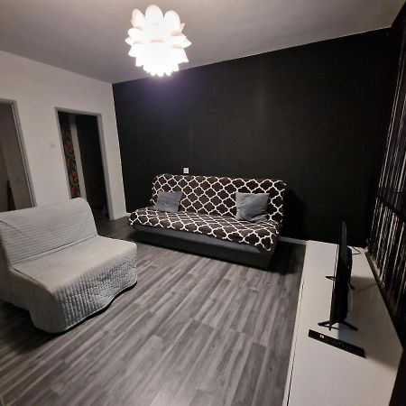 Apatrament Jagielonska Apartamento Legnica Exterior foto