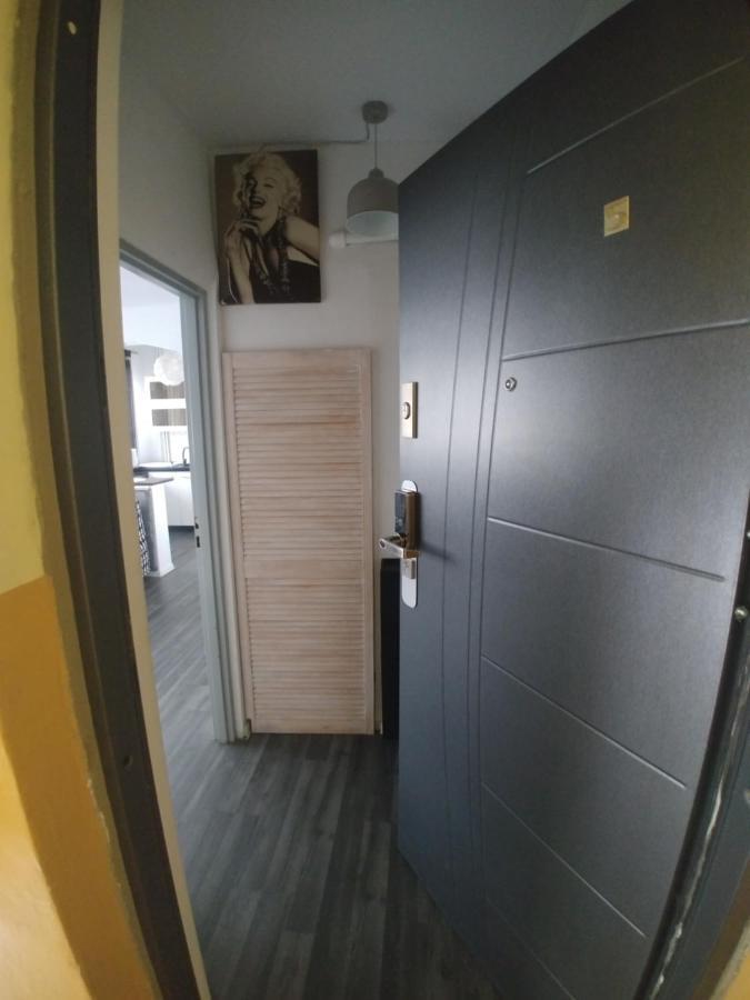 Apatrament Jagielonska Apartamento Legnica Exterior foto